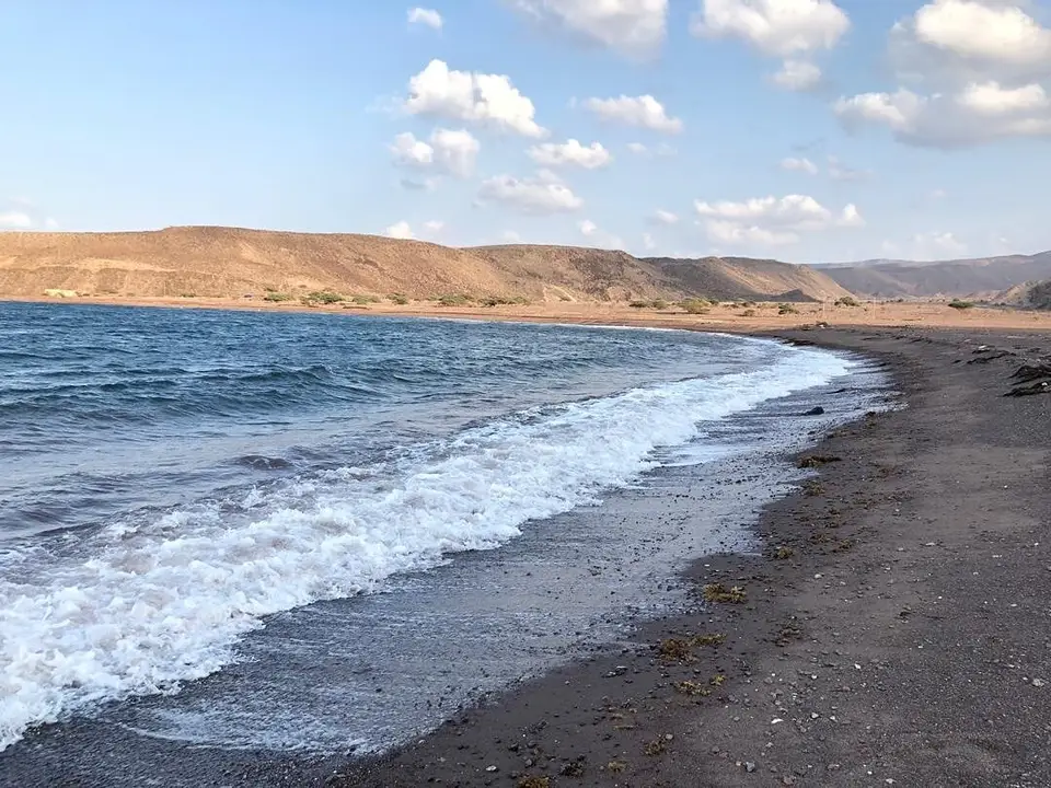 Vue depuis Arta sur les montagnes arides et le golfe de Tadjourah en contrebas
