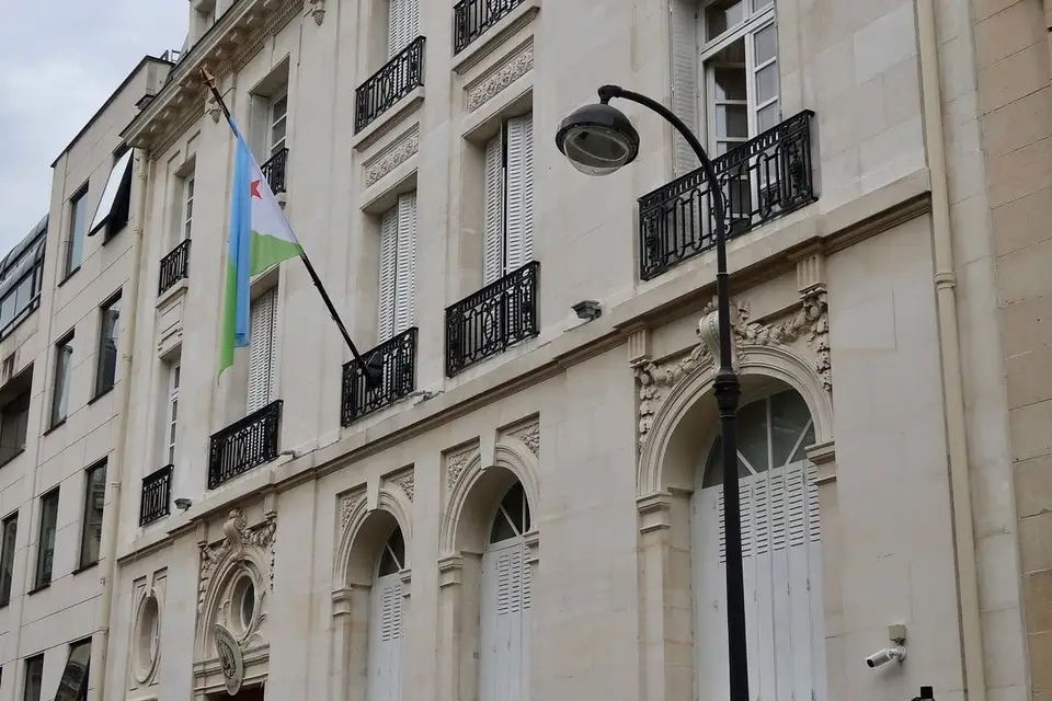 Façade de l'ambassade de Djibouti en France, rue Émile-Menier à Paris
